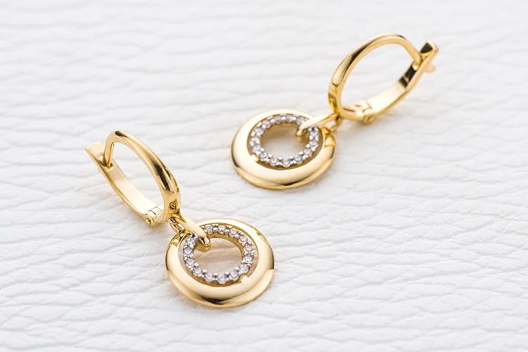 Серьги из жёлтого золота с 28 фианитами