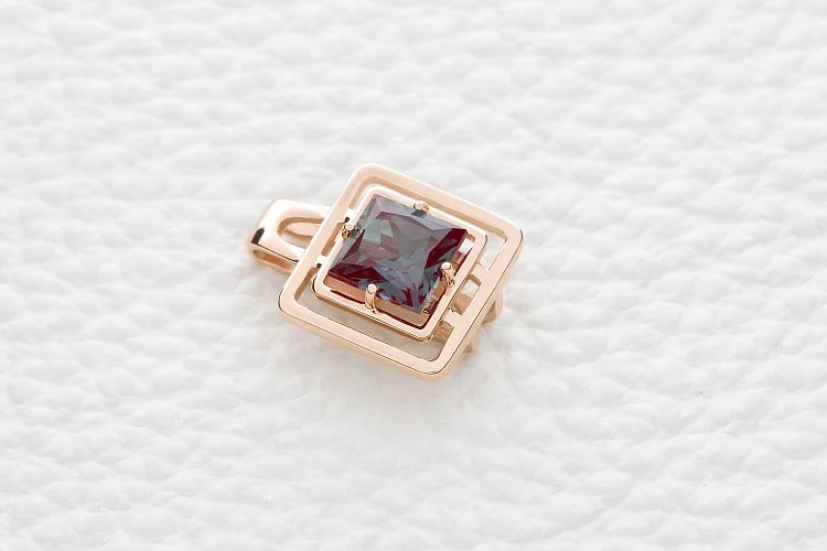 Подвеска Квадрат из красного золота с александритом