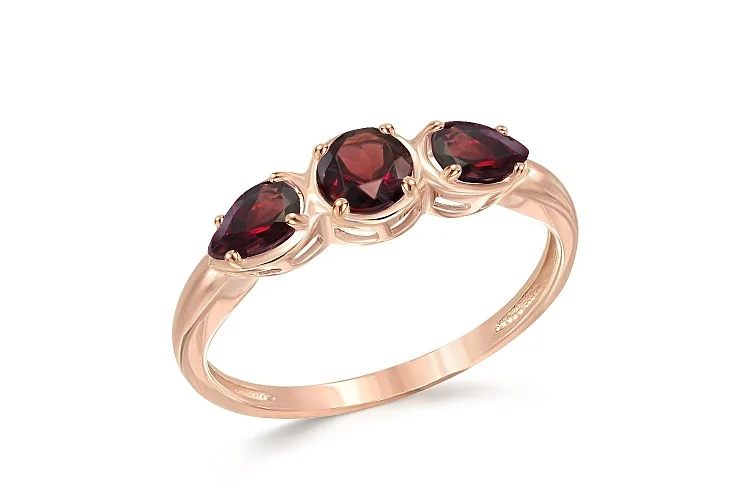 Кольцо из красного золота с 3 гранатами