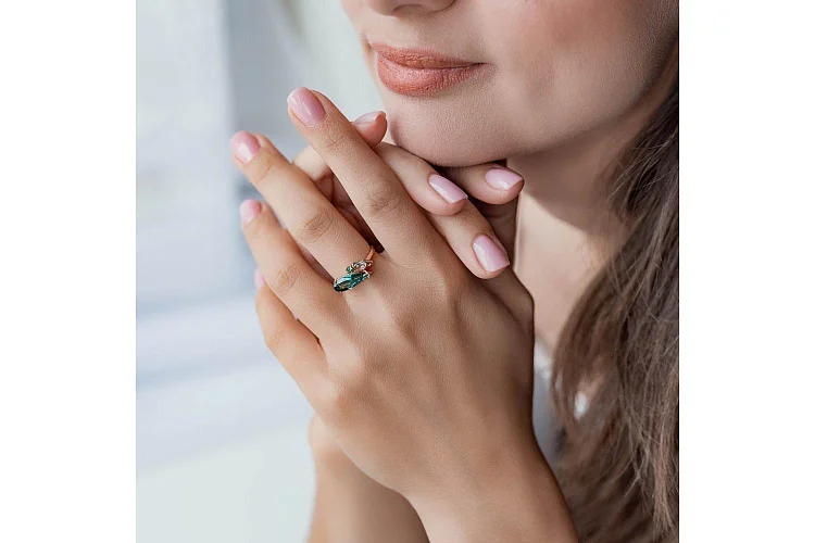 Кольцо из красного золота с 2 ситаллами и фианитом