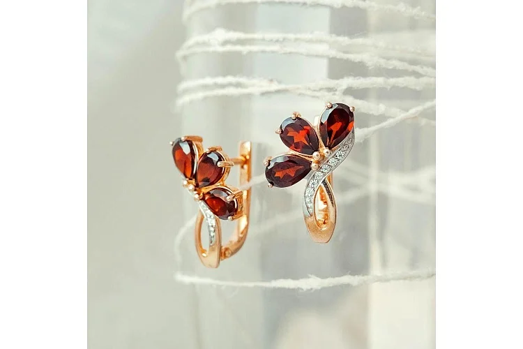 Серьги Цветы из красного золота с 6 гранатами и 12 фианитами