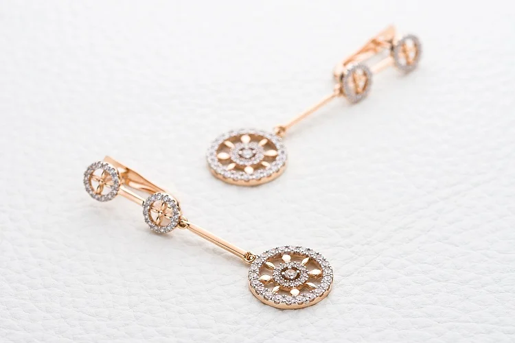 Серьги из красного золота с 126 фианитами