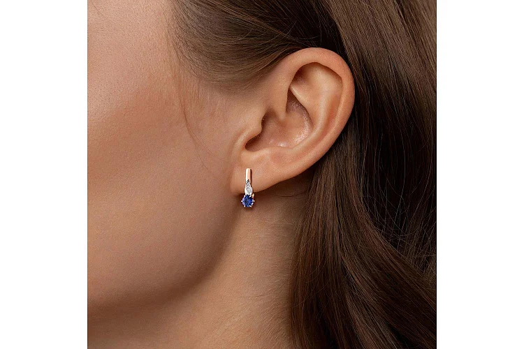 Серьги из красного золота с 2 сапфирами и 6 бриллиантами