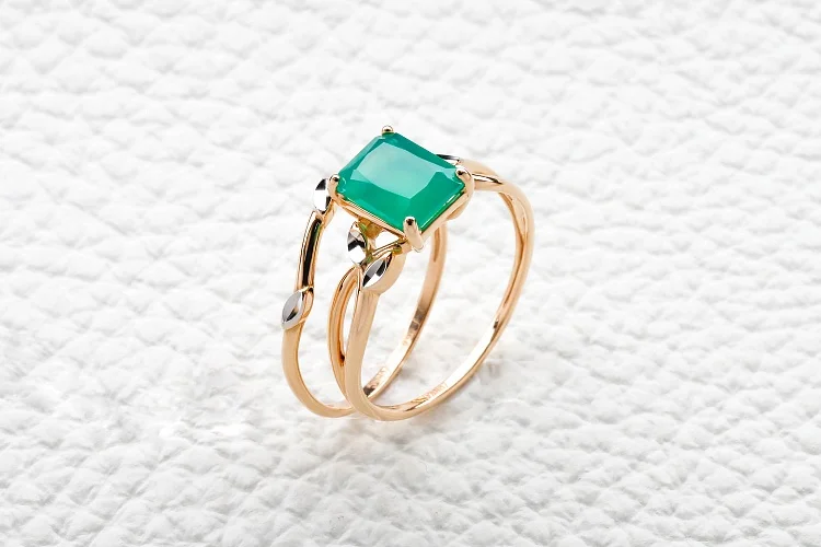 Кольцо Веточка из красного золота с агатом