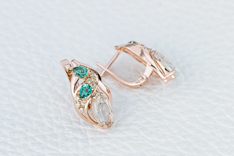 Серьги из красного золота с аметистами, турмалинами и фианитами