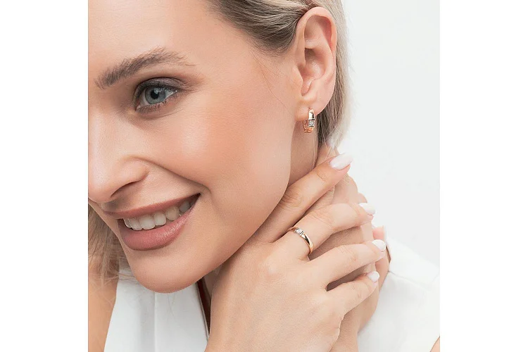 Серьги из красного золота с 2 бриллиантами