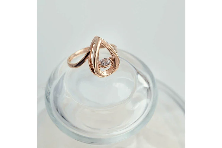 Кольцо из красного золота с фианитом