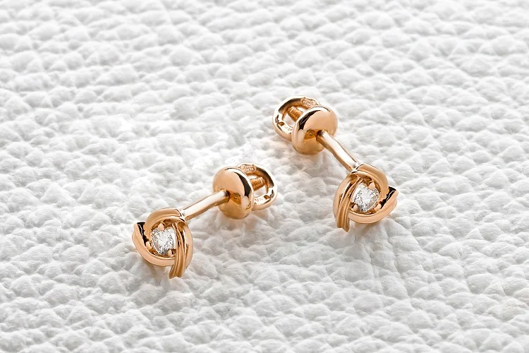 Серьги-пусеты из красного золота с 2 бриллиантами