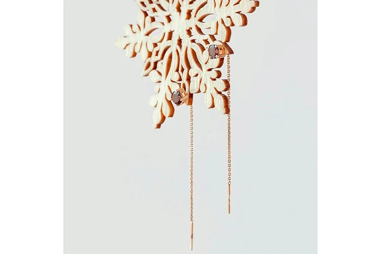 Серьги-продёвки из красного золота с 2 гранатами