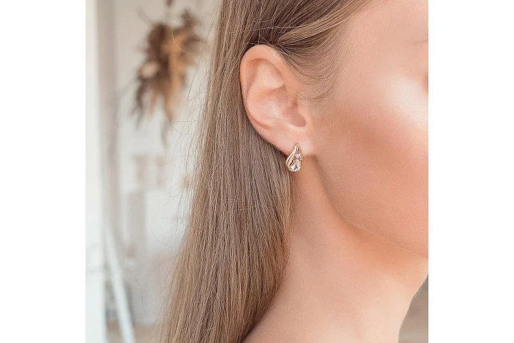 Серьги из красного золота с 2 морганитами и 2 фианитами