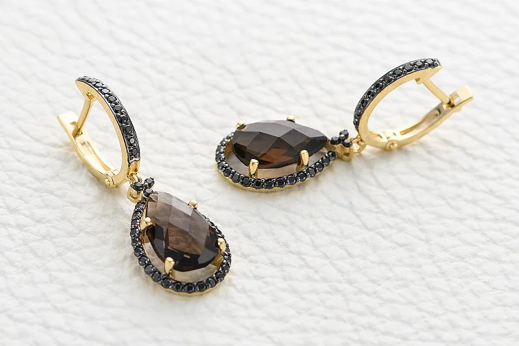 Серьги из жёлтого золота с 2 раухтопазами и 78 фианитами