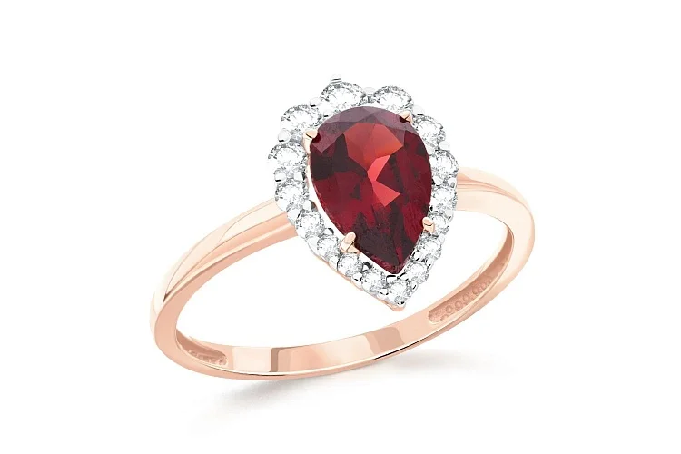 Кольцо из красного золота с гранатом и 16 фианитами
