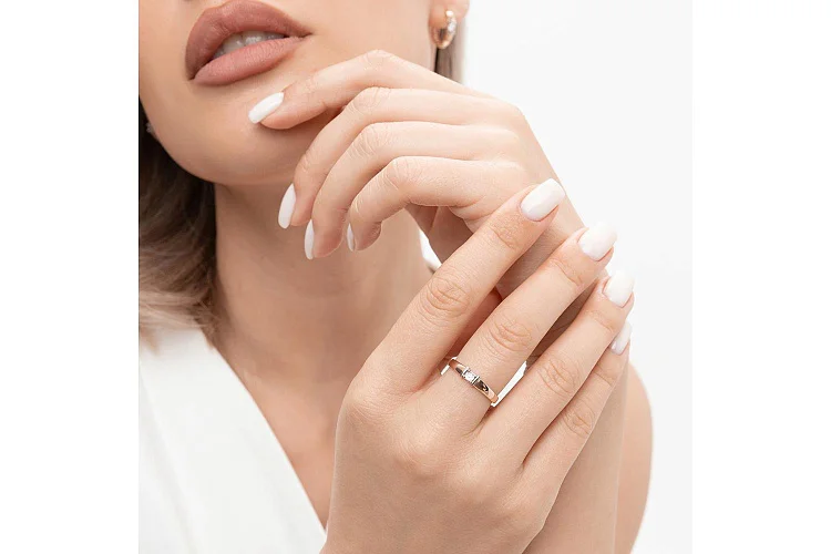 Серьги из красного золота с 2 бриллиантами