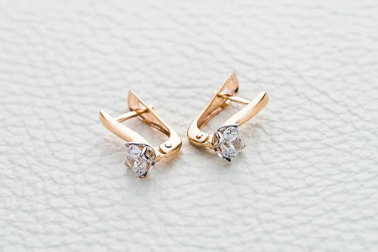 Серьги из красного золота с 2 кристаллами swarovski