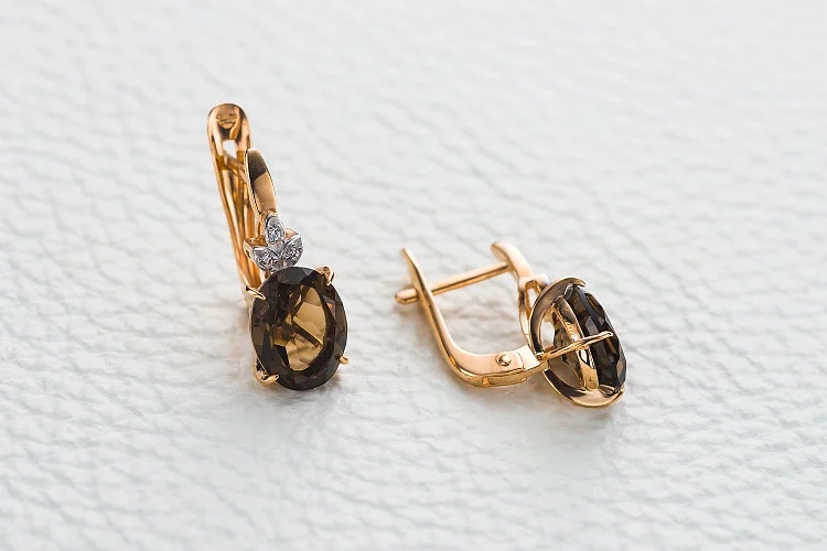 Серьги из красного золота с 2 раухтопазами и 6 фианитами