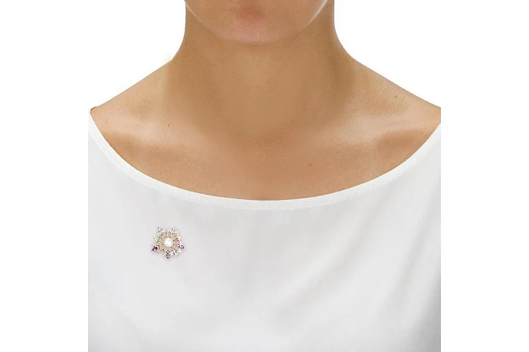 Брошь Цветок из красного золота с жемчугом, фианитами и аметистами