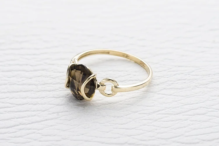 Кольцо из жёлтого золота с раухтопазом