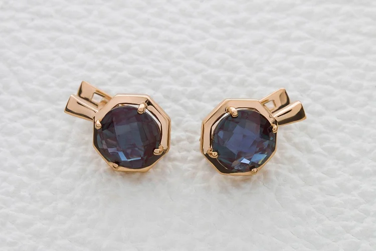 Серьги из красного золота с 2 александритами