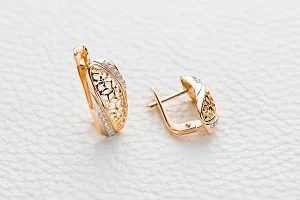 Серьги из красного золота с 24 фианитами