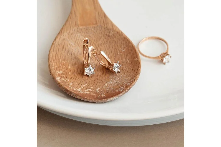 Серьги из красного золота с 2 кристаллами swarovski