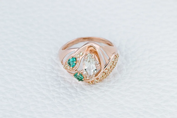 Кольцо из красного золота с аметистом, турмалинами и фианитами