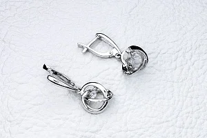 Серьги из белого золота с 2 фианитами