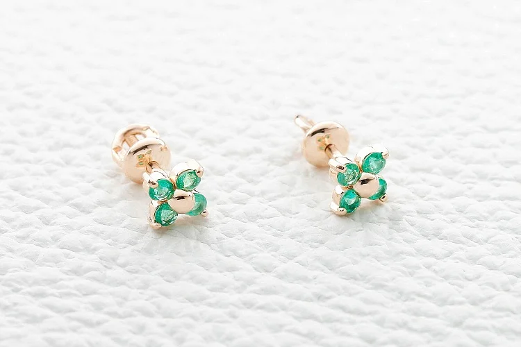 Серьги-пусеты из красного золота с 8 изумрудами