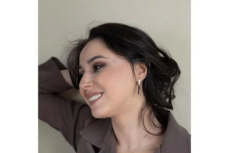 Серьги Прямоугольники из красного золота с 2 ониксами