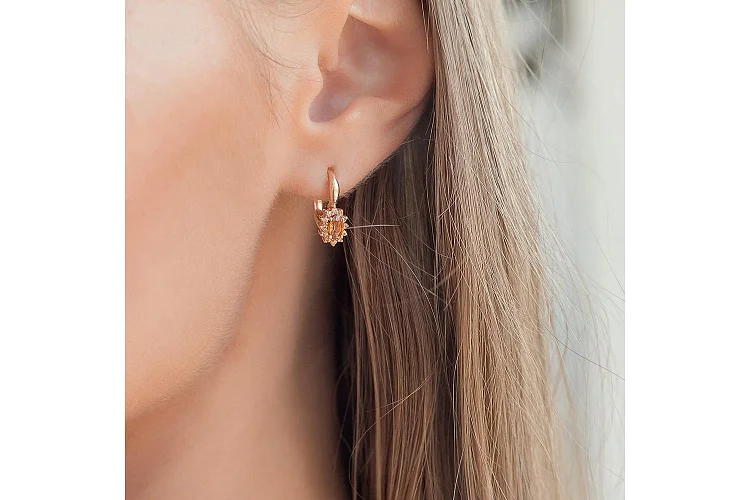 Серьги из красного золота с 2 спессартинами и 24 сапфирами