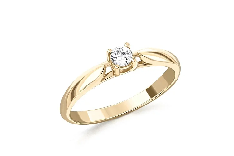 Кольцо из жёлтого золота с выращенным бриллиантом