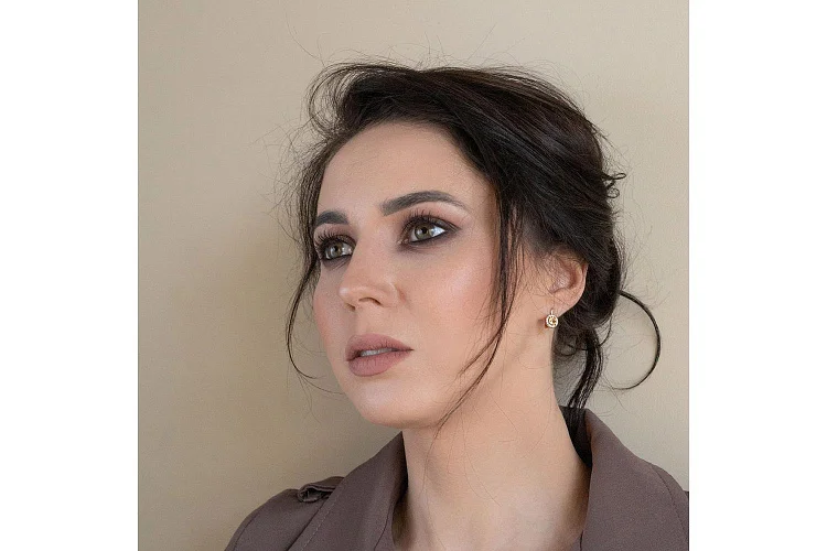 Серьги из красного золота с 2 цитринами и 32 фианитами