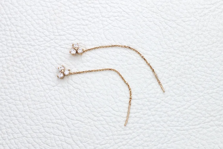 Серьги-продёвки из красного золота с 6 фианитами