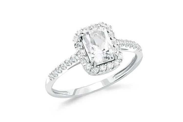 Кольцо из белого золота с горным хрусталём и 30 фианитами