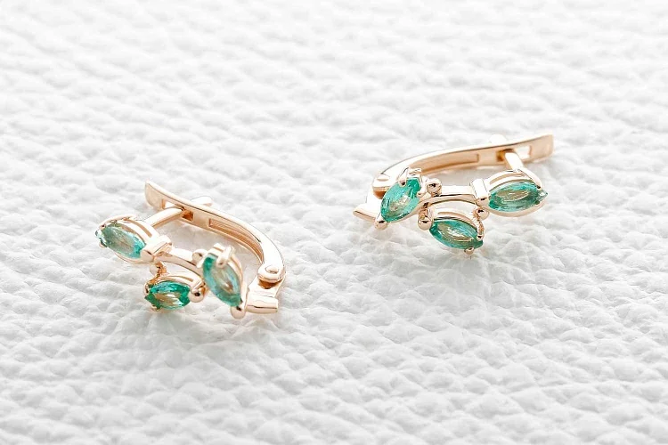 Серьги Веточки из красного золота с 6 изумрудами