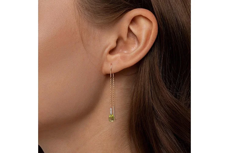 Серьги-продёвки из красного золота с 2 хризолитами и 10 фианитами