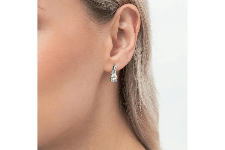 Серьги из белого золота с 26 фианитами