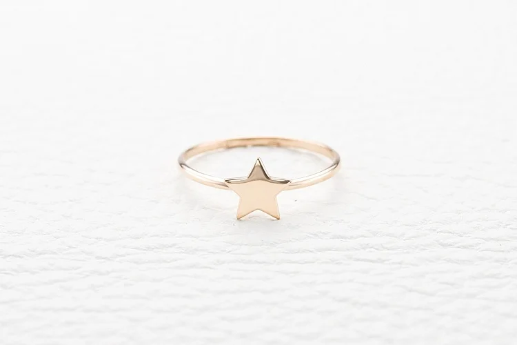 Кольцо Звезда из красного золота без вставок