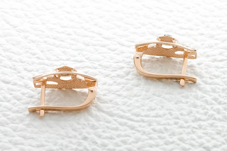 Серьги из красного золота с 2 сапфирами и 20 бриллиантами