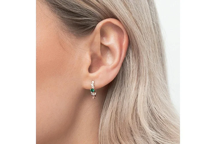 Серьги из красного золота с 2 изумрудами и 12 бриллиантами