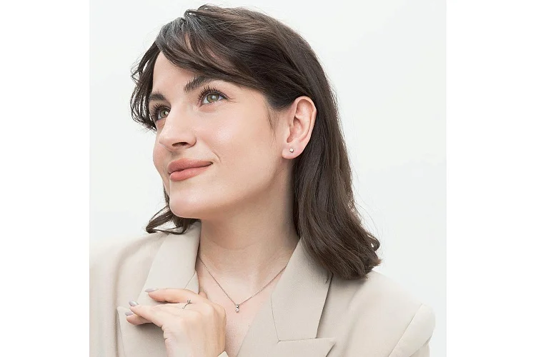 Кольцо из белого золота с бриллиантом