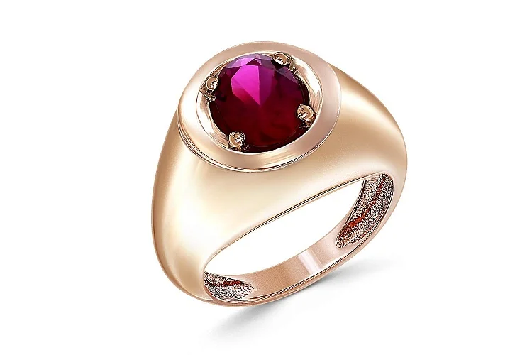 Кольцо из красного золота с корундом