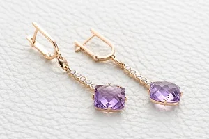 Серьги из красного золота с 2 аметистами и 10 фианитами