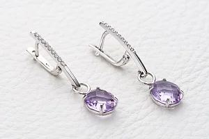 Серьги из белого золота с 2 аметистами и 18 фианитами