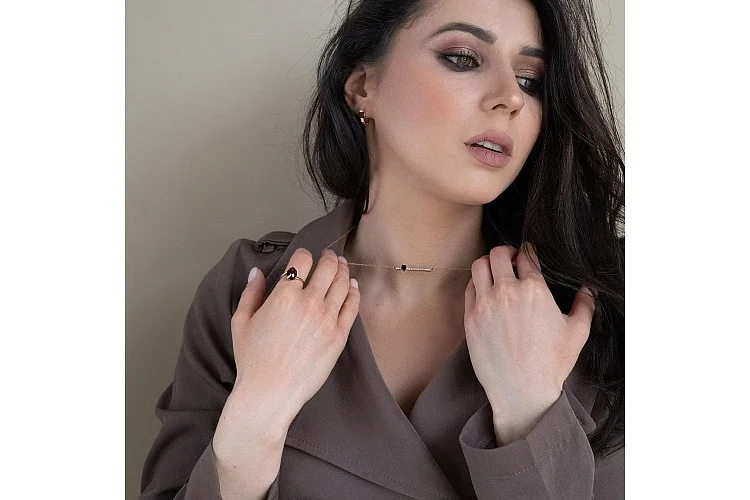 Колье Дорожка из красного золота с гранатом и 16 фианитами