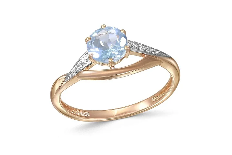 Кольцо из красного золота с топазом sky и 7 фианитами