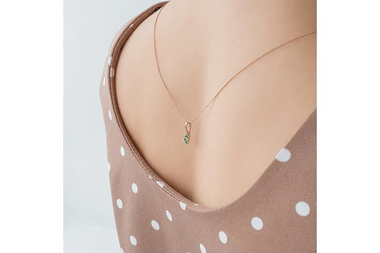 Подвеска из красного золота с 3 изумрудами