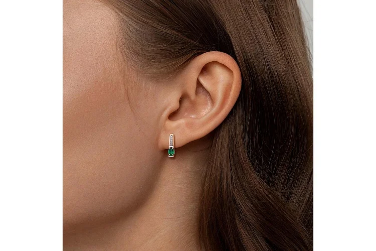 Серьги из красного золота с 2 изумрудами и 10 бриллиантами