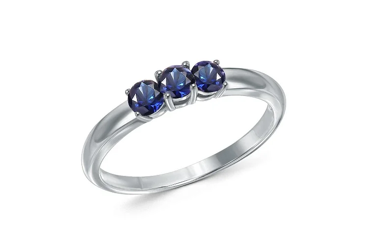 Кольцо из белого золота с 3 сапфирами