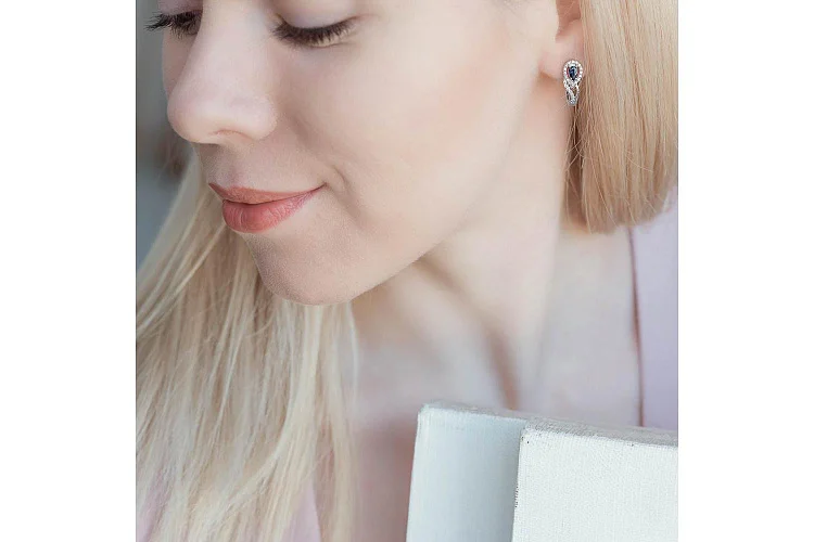 Серьги из белого золота с 2 сапфирами и 48 бриллиантами