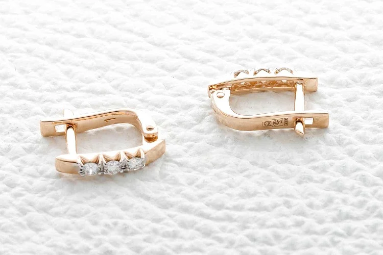 Серьги из красного золота с 6 бриллиантами